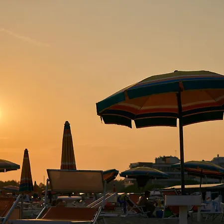 Beachfront With Terrace And Shared Pool Bibione