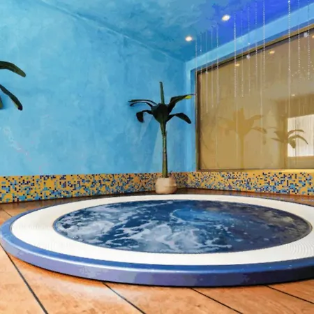 Beachfront With Terrace And Shared Pool 比比翁