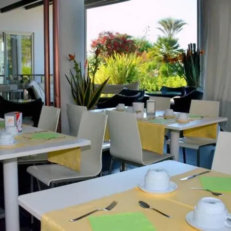 Apartament Beachfront With Terrace And Shared Pool